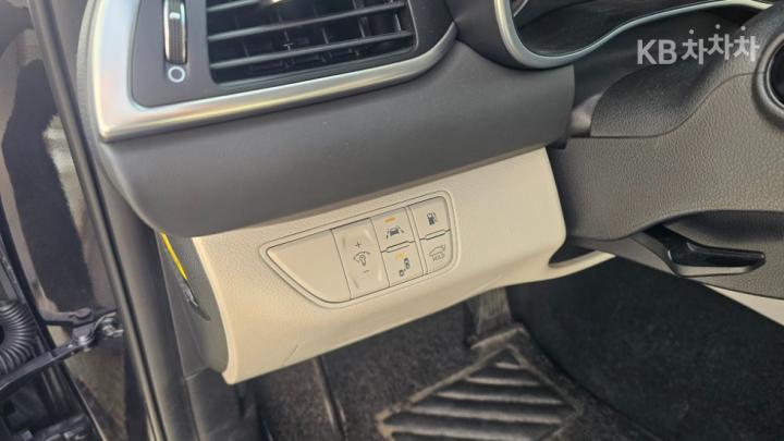 Genesis G70 2.0T Elite 7