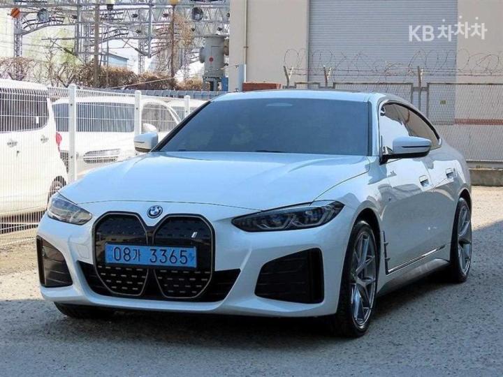 BMW i4 eDrive40 M Sport Pro 3