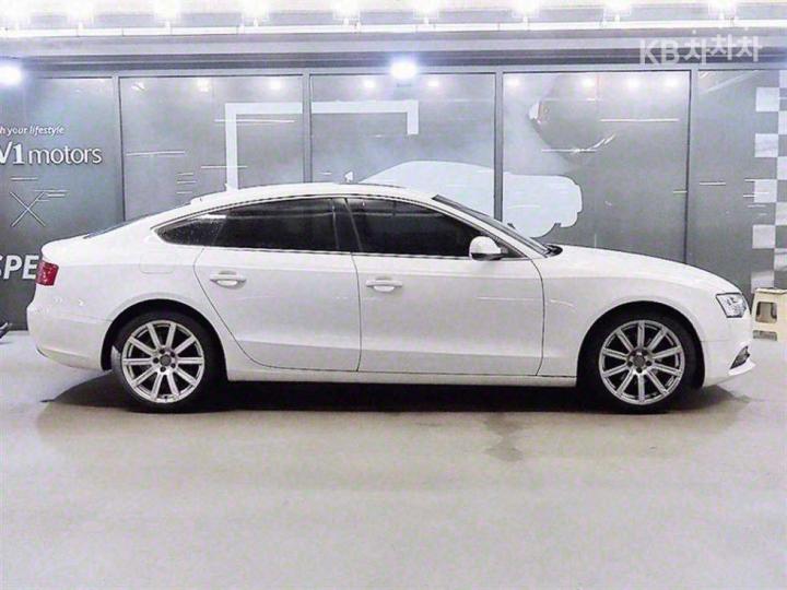 Audi A5 NEW 2.0 TDI Quattro Sportback 8TA Dynamic 4