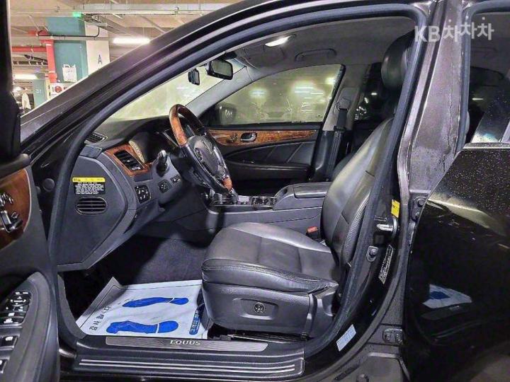 Hyundai Equus New VS500 Prestige 8