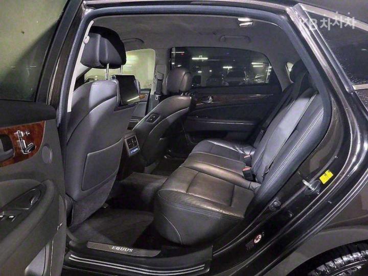 Hyundai Equus New VS500 Prestige 9