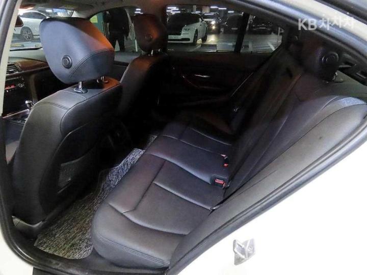 BMW 3 Series New 320d F30 8