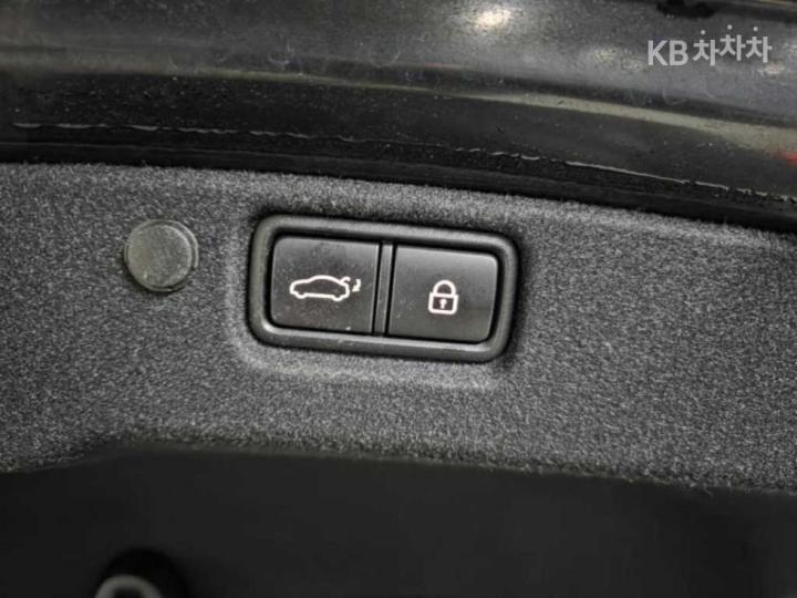 Kia K7 Premier Hybrid 2.4 HEV Signature 7