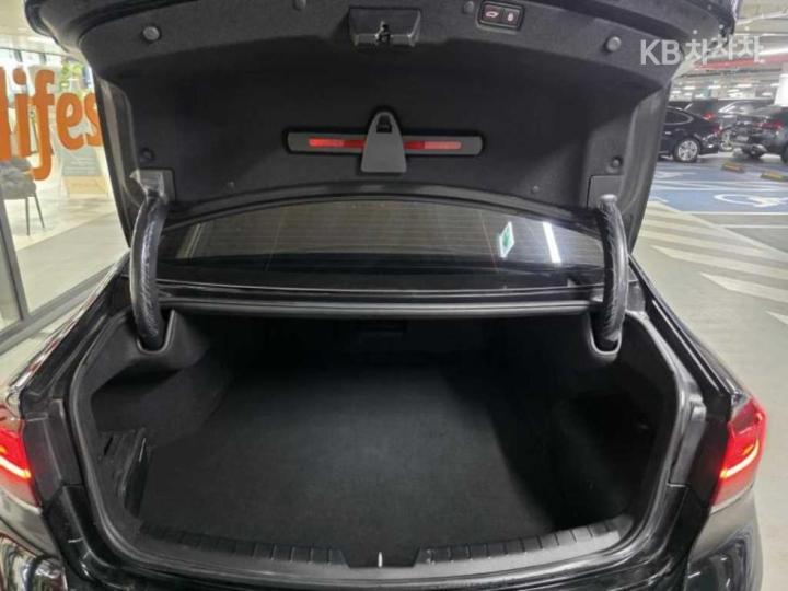 Kia K7 Premier Hybrid 2.4 HEV Signature 8