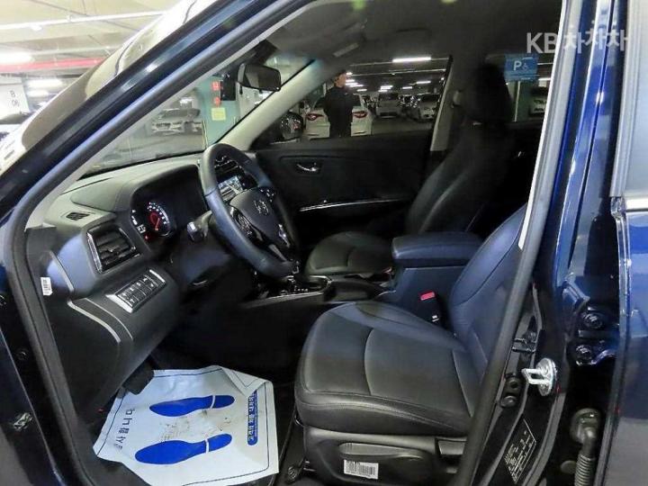 KG Mobility (Ssangyong) Tivoli Gasoline V3 2WD Base Type 7