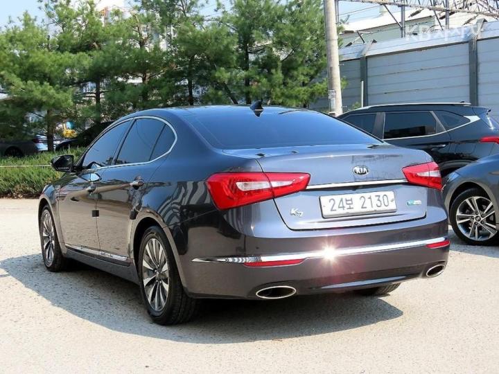 Kia K7 Hybrid 700h Prestige 4