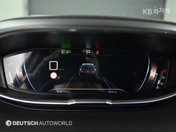 Peugeot 5008 1.6 Blue HDi Allure 9