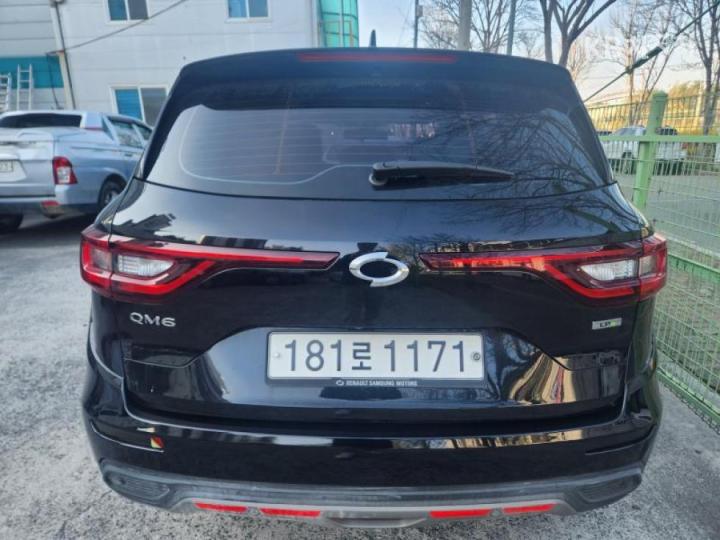 Renault QM6 2.0 LPe 2WD LE 4