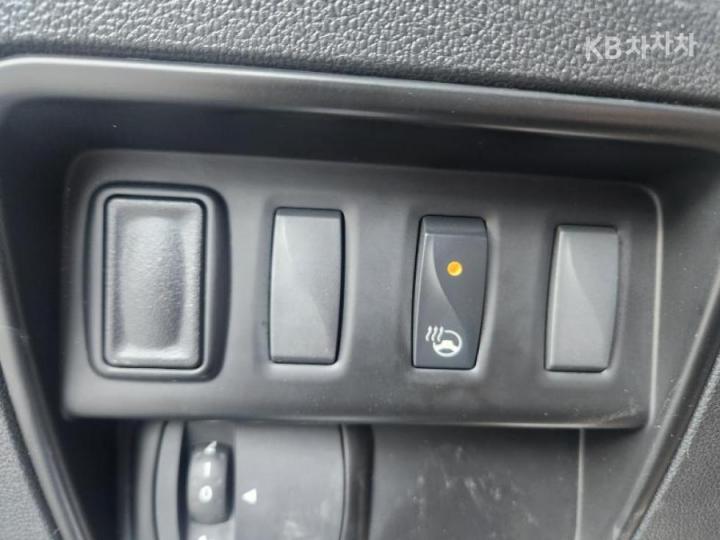 Renault QM6 2.0 LPe 2WD LE 8