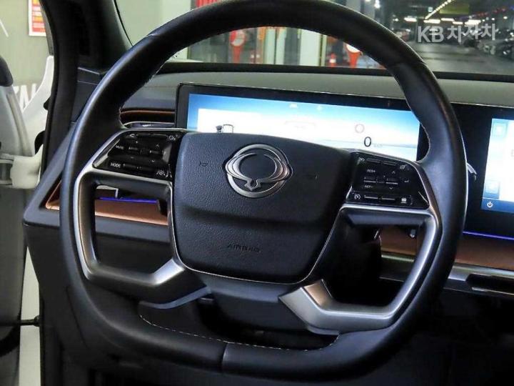 KG Mobility (Ssangyong) Torres J100 Gasoline Turbo 1.5 2WD T7 9