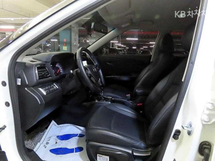 KG Mobility (Ssangyong) Tivoli Gasoline V3 2WD Base Type 7
