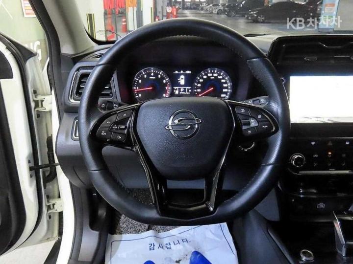 KG Mobility (Ssangyong) Tivoli Gasoline V3 2WD Base Type 9