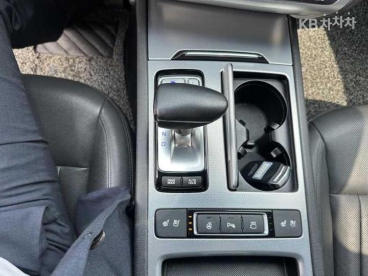 Genesis G80 3.3 GDI AWD Luxury 10