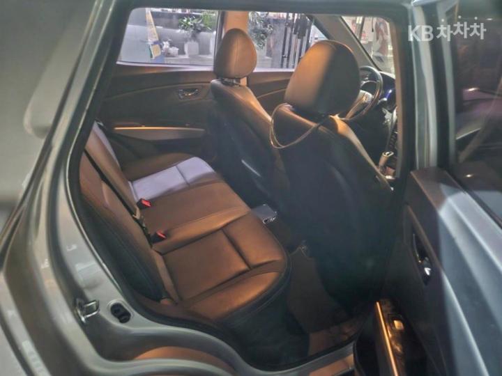 KG Mobility (Ssangyong) Tivoli Gasoline VX 6