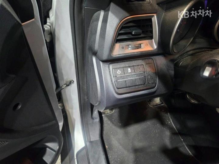 KG Mobility (Ssangyong) Tivoli Gasoline VX 8