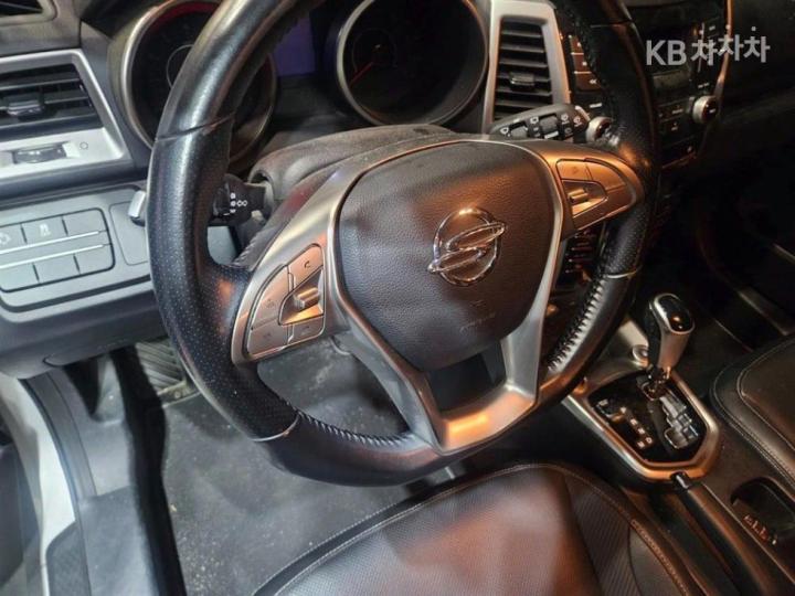 KG Mobility (Ssangyong) Tivoli Gasoline VX 9