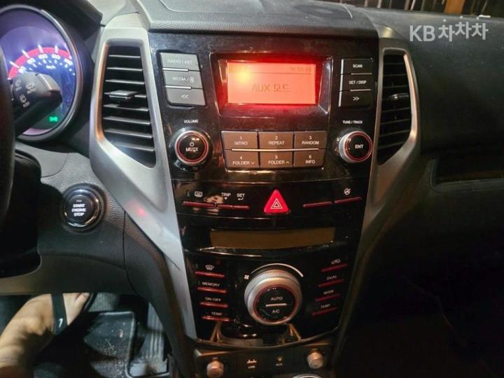 KG Mobility (Ssangyong) Tivoli Gasoline VX 10