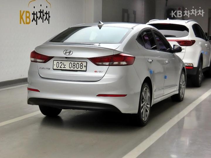 Hyundai Avante AD 1.6 e-VGT Premium 5