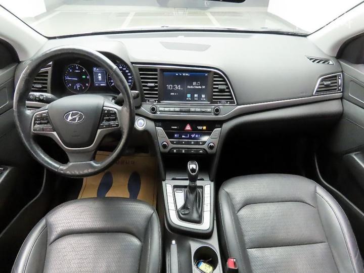 Hyundai Avante AD 1.6 e-VGT Premium 9