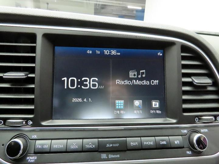 Hyundai Avante AD 1.6 e-VGT Premium 10