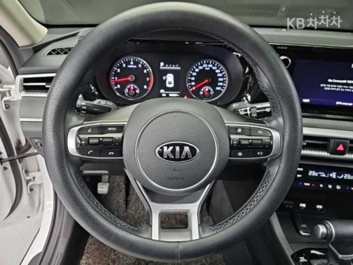 Kia K5 2.0 LPI Trendy 8