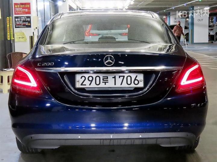 Mercedes-Benz C-Class C200 W205 6