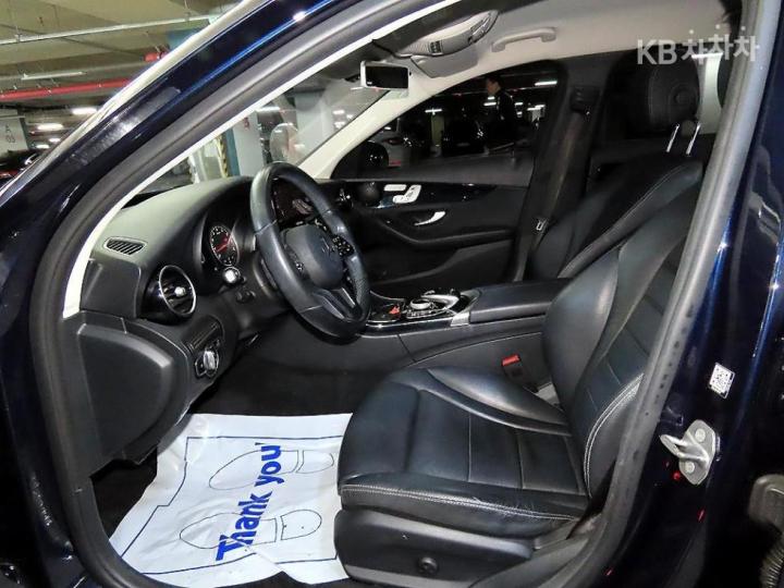 Mercedes-Benz C-Class C200 W205 7