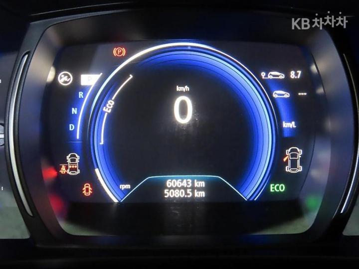 Renault QM6 2.0 LPe 2WD RE Signature 10