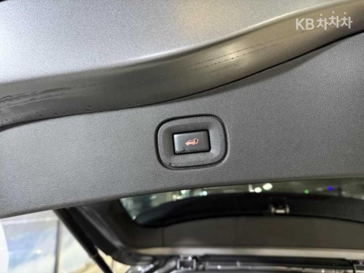 Renault QM6 2.0 LPe 2WD RE 8