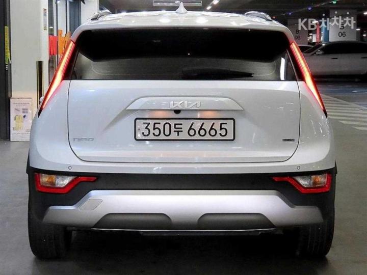 Kia Niro The 1.6 HEV Prestige 6