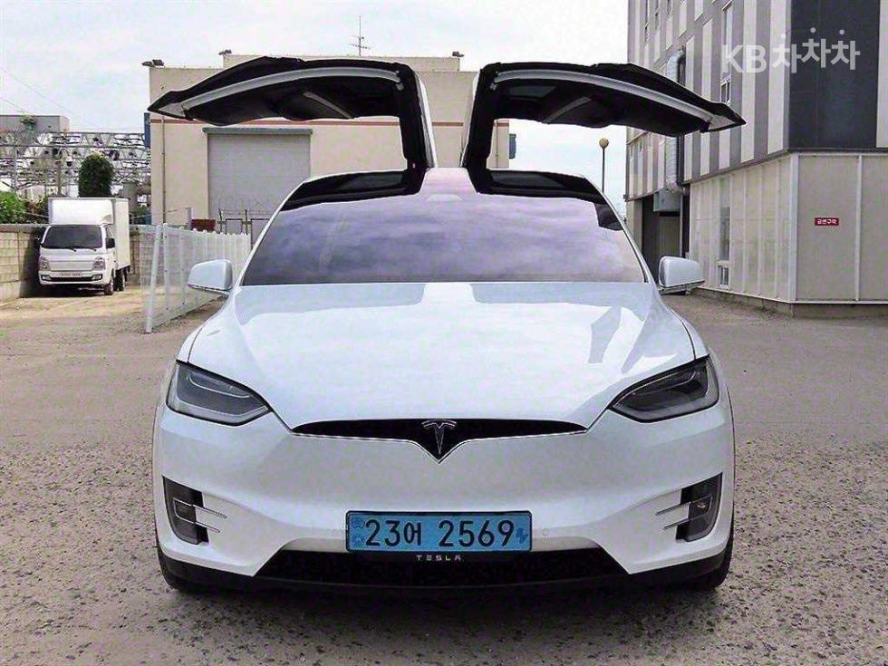 Tesla Model X 100D - фото 1