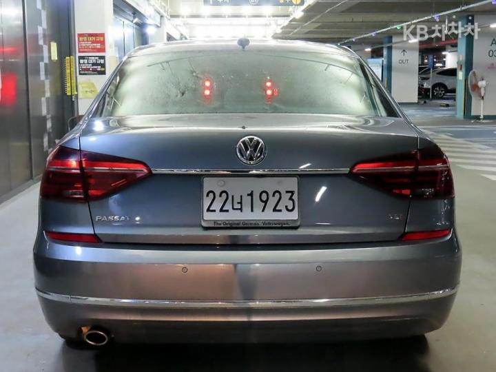 Volkswagen Passat 2.0 TSI 6