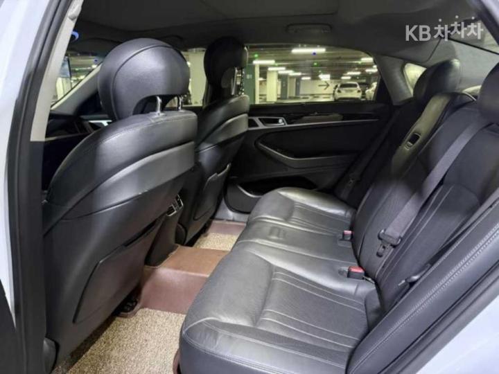 Hyundai Genesis DH G380 Exclusive AWD 7