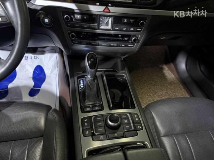 Hyundai Genesis DH G380 Exclusive AWD 10