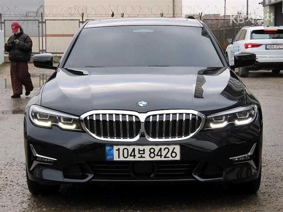 BMW 3시리즈 (G20) 320i Luxury - фото 1