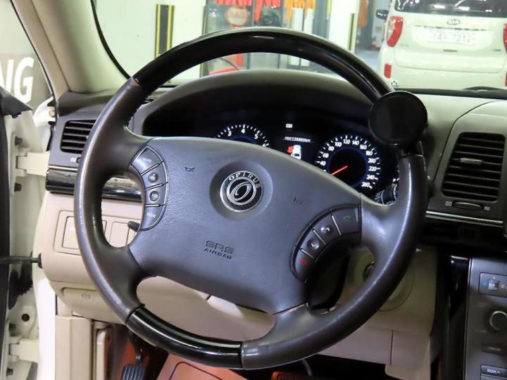 Kia Opirus Premium GH330 Special Luxury 9