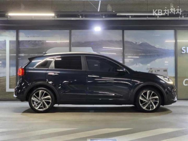 Kia Niro 1.6 Prestige 4