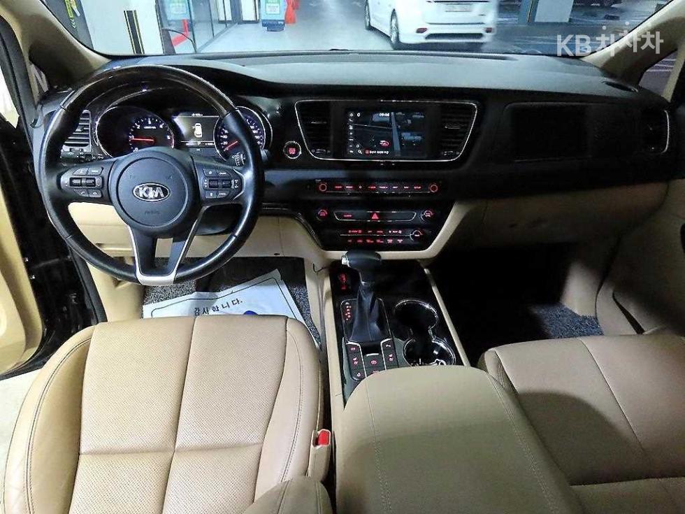 2019 - kia carnival