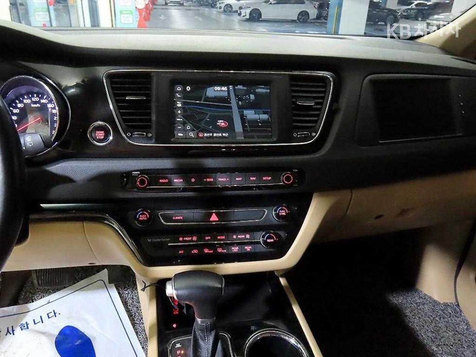 2019 - kia carnival
