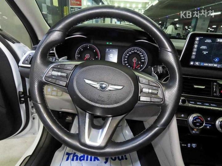 Genesis G70 2.2D Advanced 9