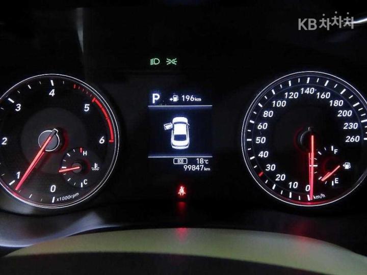 Genesis G70 2.2D Advanced 10