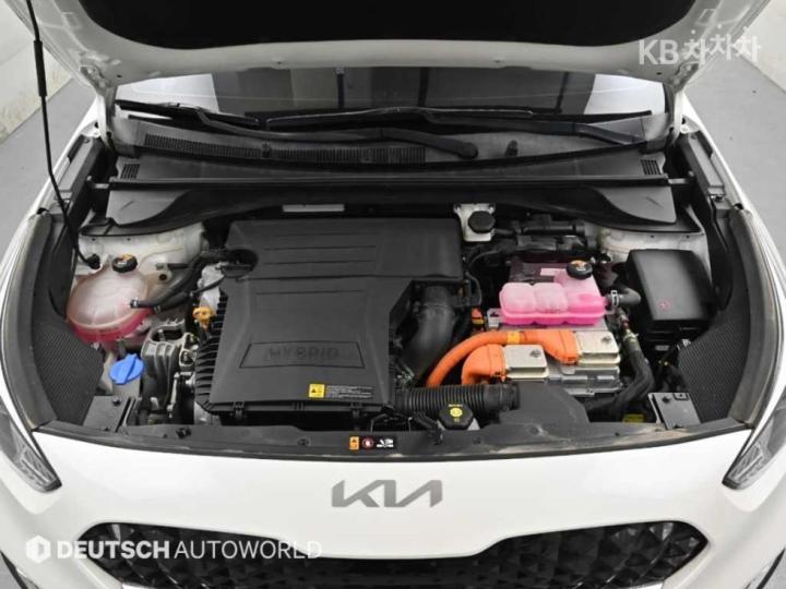 Kia Niro 1.6 HEV Prestige 7