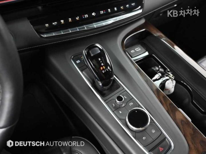 Cadillac Escalade 6.2 V8 Sport Platinum 10