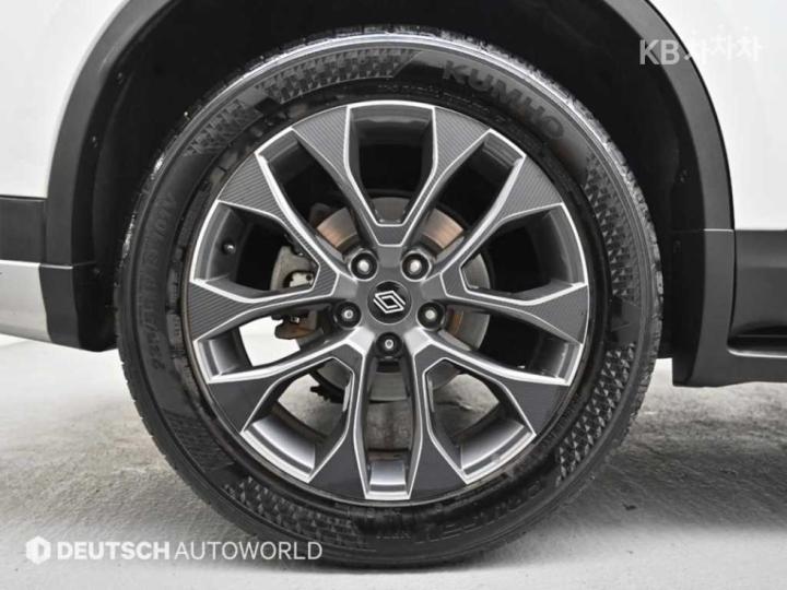 Renault QM6 Gasoline 2.0 2WD RE Signature 6