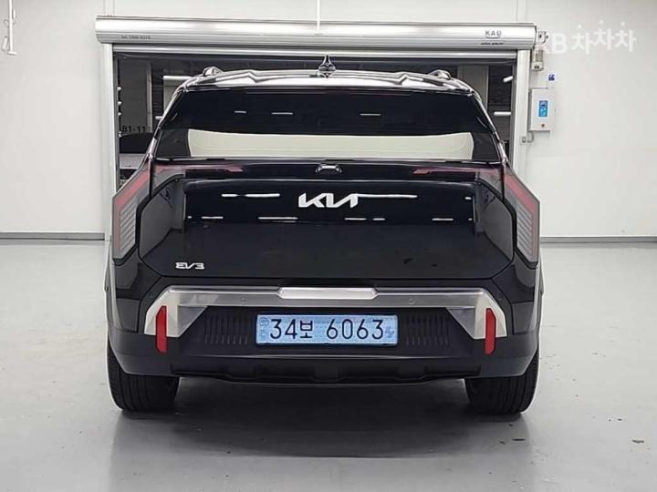 Kia EV3 Long Range 2WD Earth 4