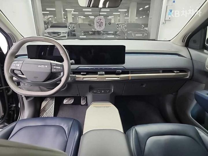 Kia EV3 Long Range 2WD Earth 8