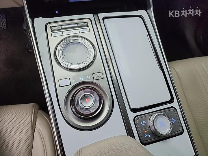 Genesis GV80 2.5 Turbo Gasoline 2WD 9