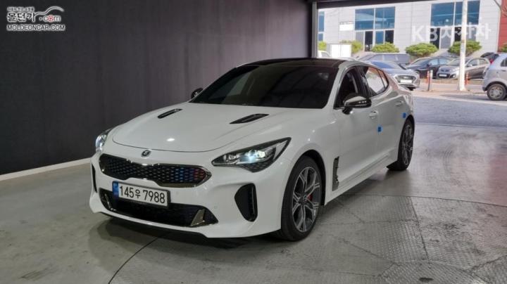 Kia Stinger 2.2 Diesel 4WD Dream Edition 2