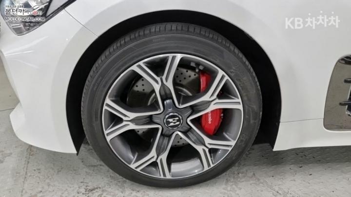 Kia Stinger 2.2 Diesel 4WD Dream Edition 7