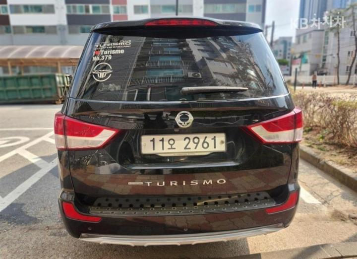 KG Mobility (Ssangyong) Korando Turismo 2WD GT 3